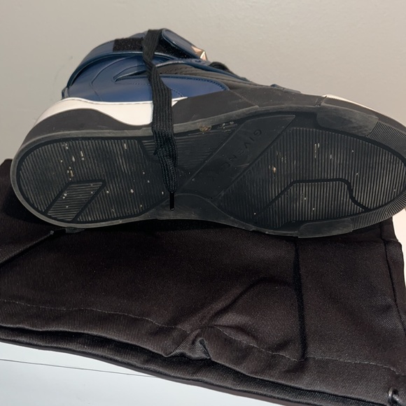 Men Givenchy High Top Sneaker - Picture 9 of 9